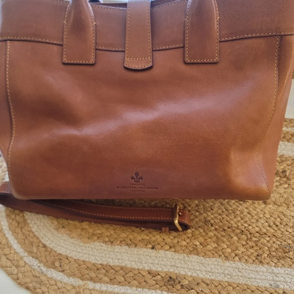 100% Dooney and Burke  Florentine Leather Satchel